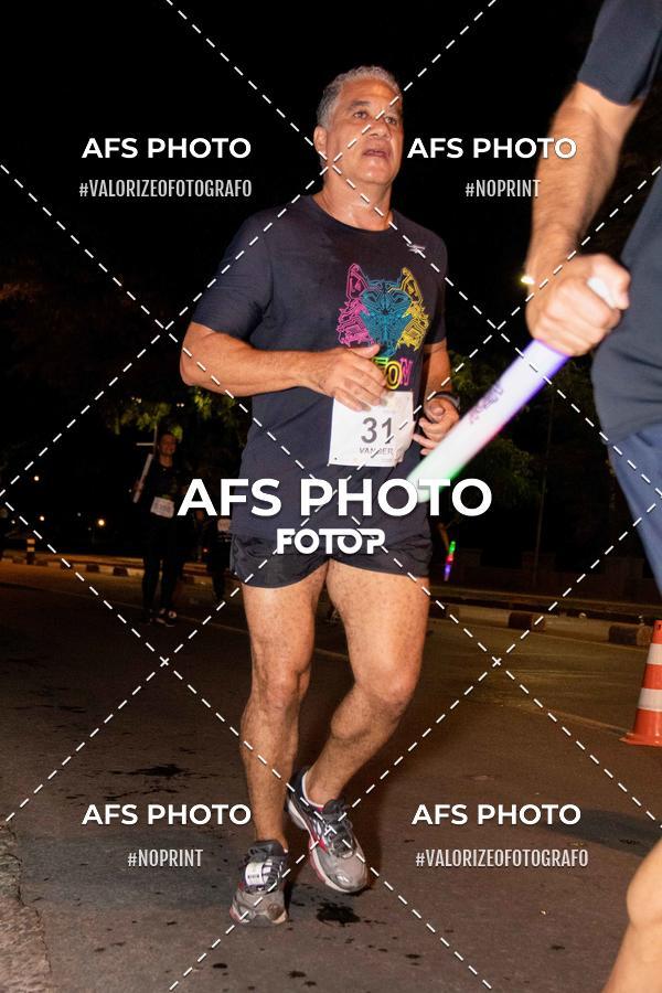 Compre suas fotos do eventoNeon Night Run 2019 - Belo Horizonte no Fotop