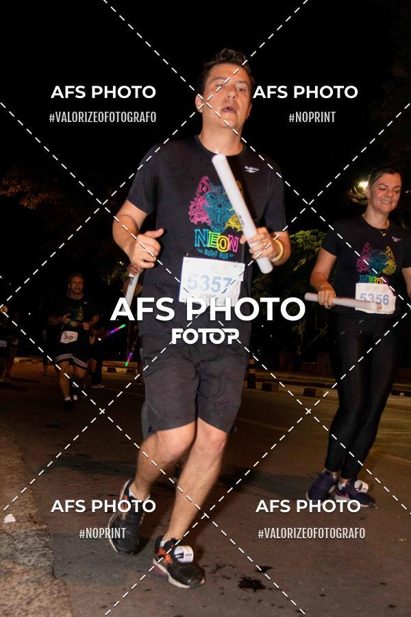 Compre suas fotos do eventoNeon Night Run 2019 - Belo Horizonte no Fotop