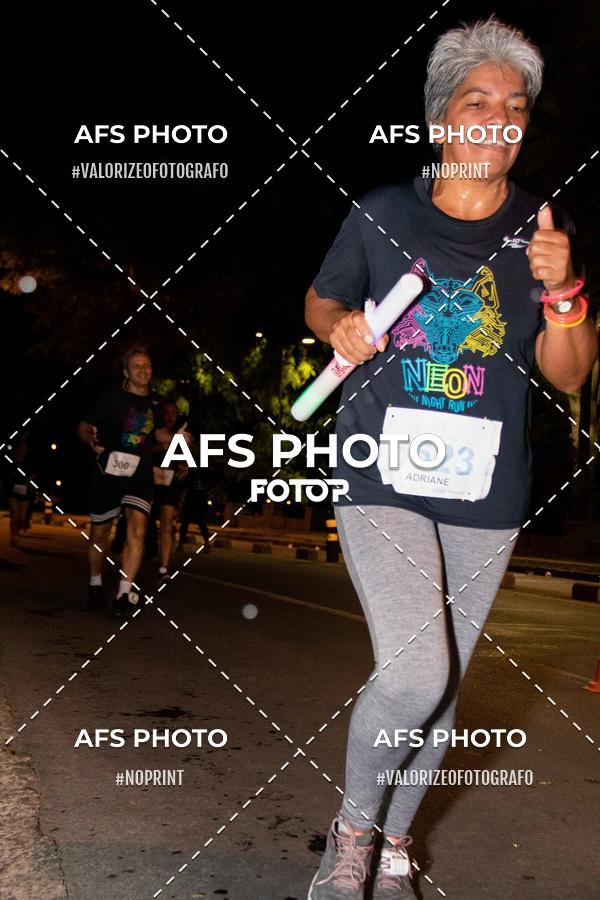 Compre suas fotos do eventoNeon Night Run 2019 - Belo Horizonte no Fotop
