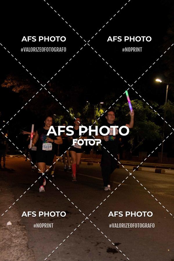 Compre suas fotos do eventoNeon Night Run 2019 - Belo Horizonte no Fotop