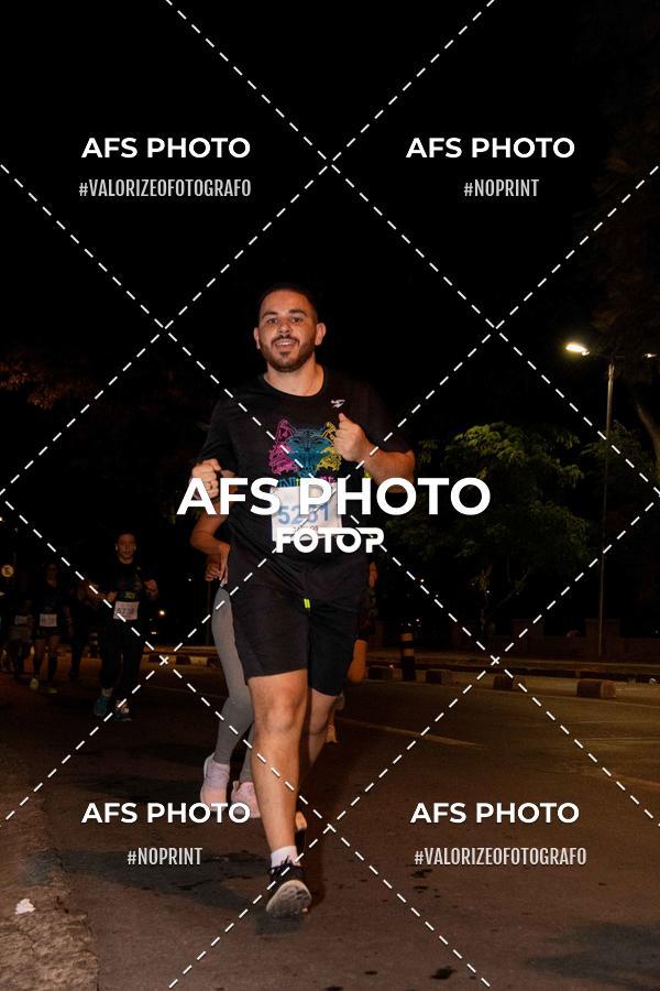 Compra tus fotos del eventoNeon Night Run 2019 - Belo Horizonte En Fotop