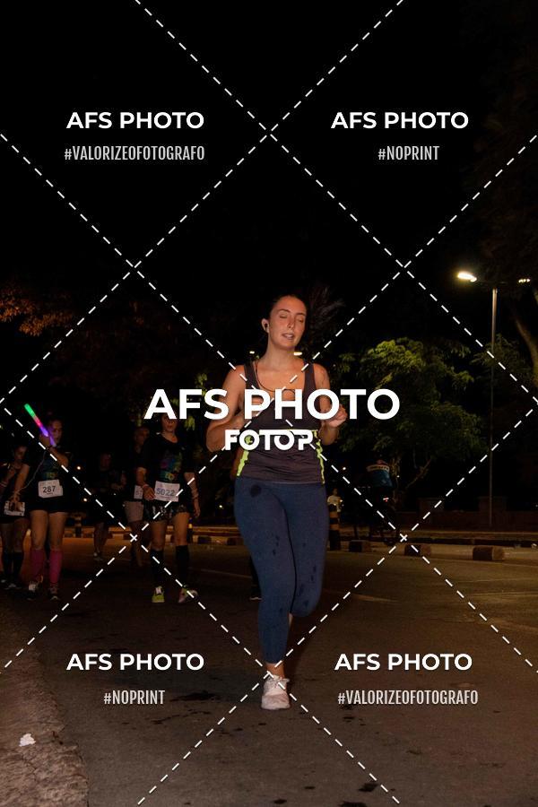 Compra tus fotos del eventoNeon Night Run 2019 - Belo Horizonte En Fotop