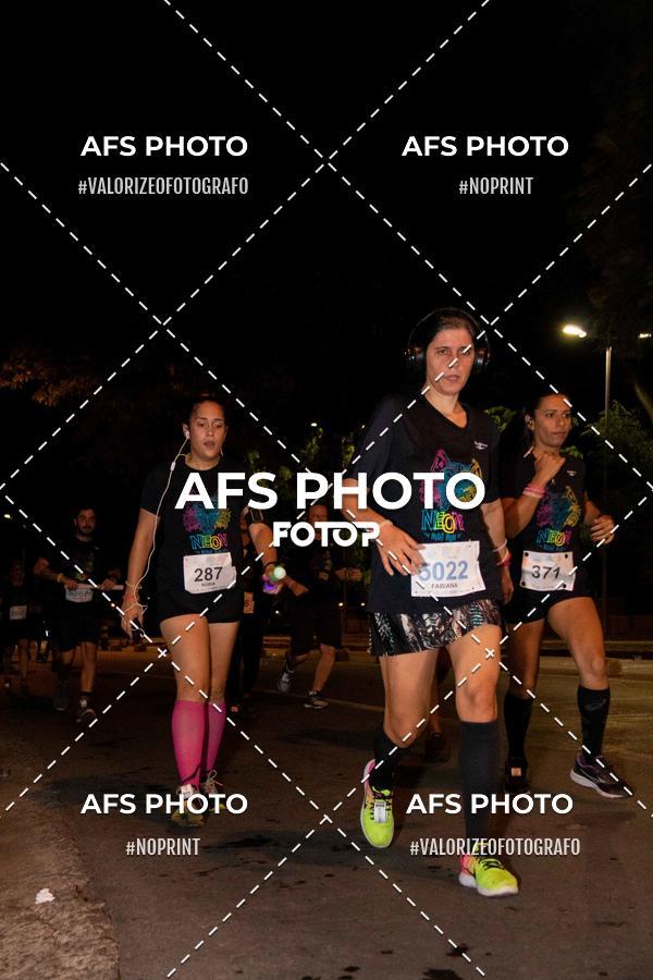 Compra tus fotos del eventoNeon Night Run 2019 - Belo Horizonte En Fotop