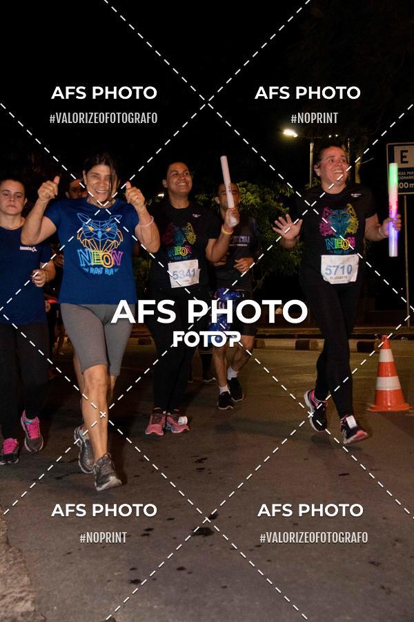 Compra tus fotos del eventoNeon Night Run 2019 - Belo Horizonte En Fotop
