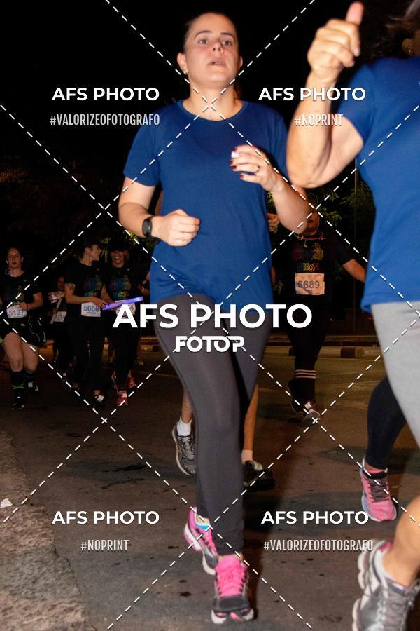 Compra tus fotos del eventoNeon Night Run 2019 - Belo Horizonte En Fotop