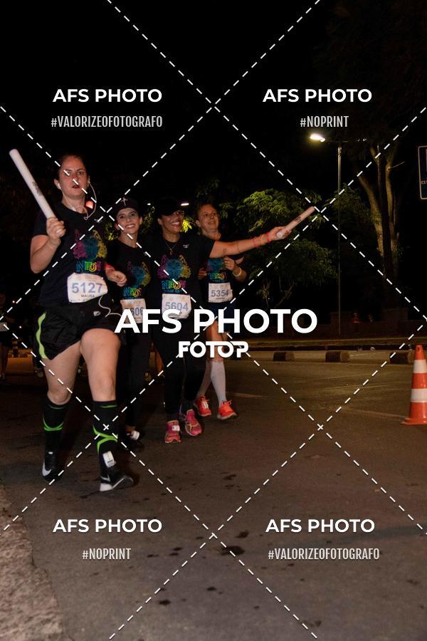 Compra tus fotos del eventoNeon Night Run 2019 - Belo Horizonte En Fotop