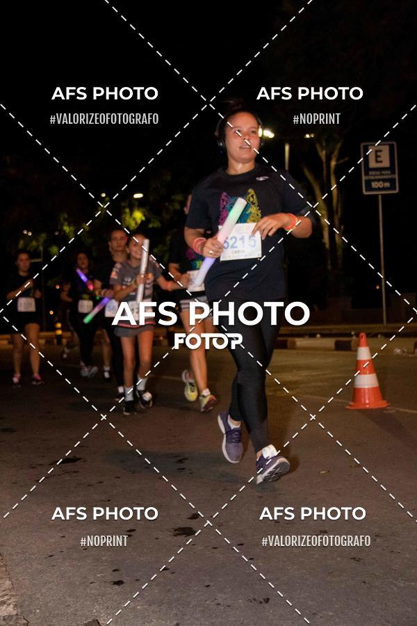 Compra tus fotos del eventoNeon Night Run 2019 - Belo Horizonte En Fotop