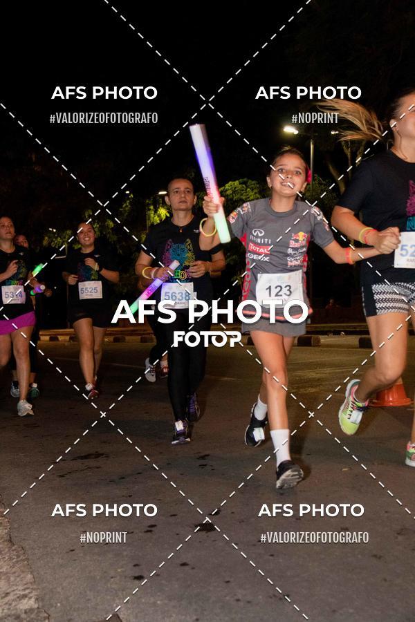 Compra tus fotos del eventoNeon Night Run 2019 - Belo Horizonte En Fotop