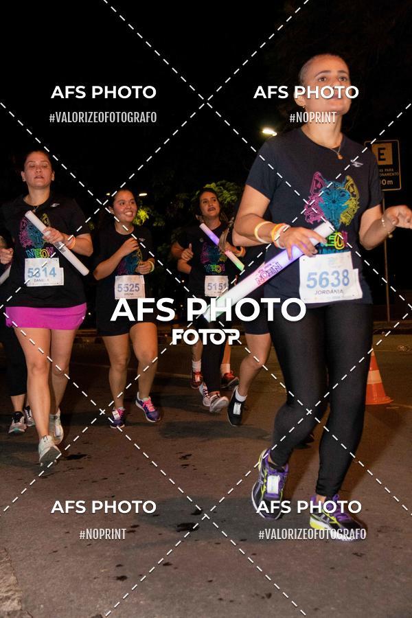 Compra tus fotos del eventoNeon Night Run 2019 - Belo Horizonte En Fotop