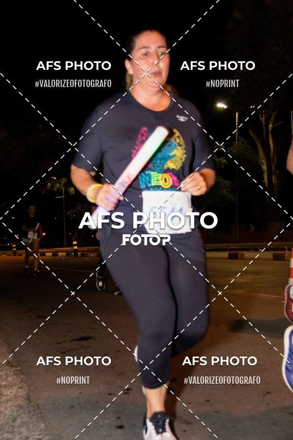 Compra tus fotos del eventoNeon Night Run 2019 - Belo Horizonte En Fotop