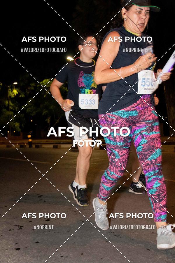Compra tus fotos del eventoNeon Night Run 2019 - Belo Horizonte En Fotop