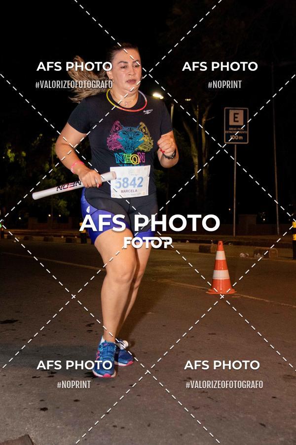 Compra tus fotos del eventoNeon Night Run 2019 - Belo Horizonte En Fotop