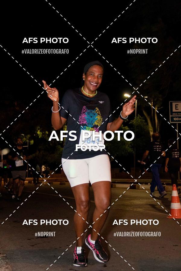 Compra tus fotos del eventoNeon Night Run 2019 - Belo Horizonte En Fotop