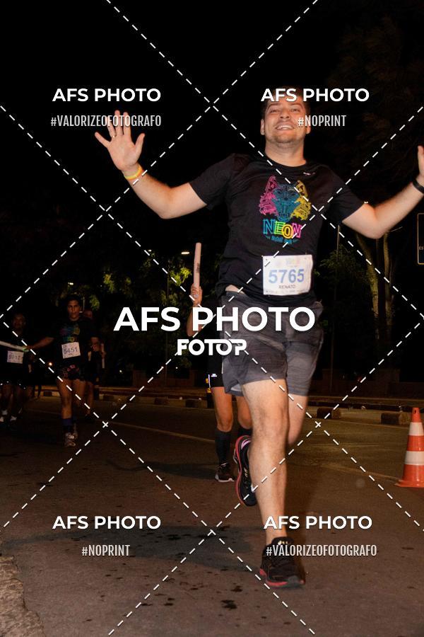 Compra tus fotos del eventoNeon Night Run 2019 - Belo Horizonte En Fotop