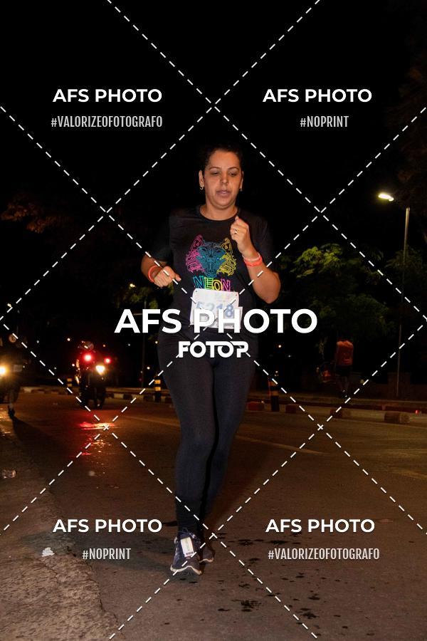 Compra tus fotos del eventoNeon Night Run 2019 - Belo Horizonte En Fotop