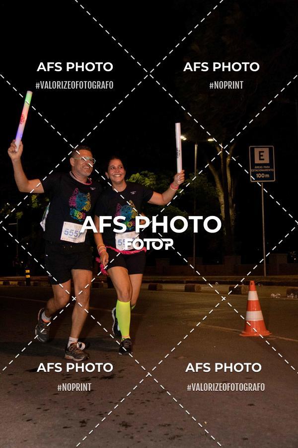 Compra tus fotos del eventoNeon Night Run 2019 - Belo Horizonte En Fotop