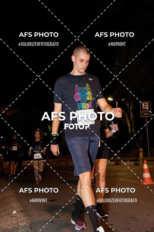 Compra tus fotos del eventoNeon Night Run 2019 - Belo Horizonte En Fotop