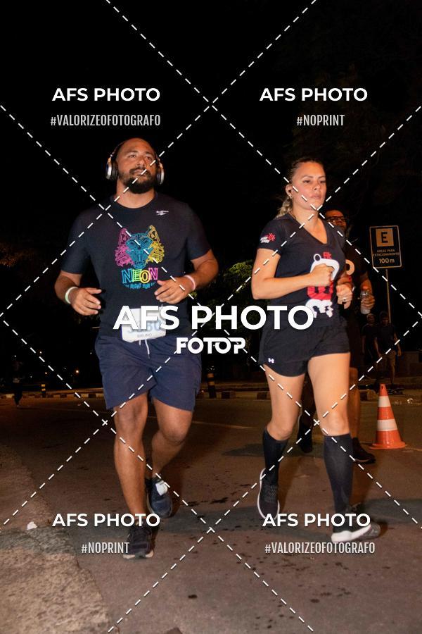 Compra tus fotos del eventoNeon Night Run 2019 - Belo Horizonte En Fotop