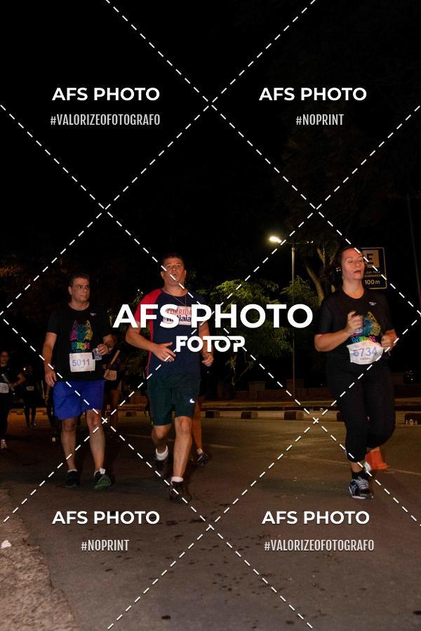 Compra tus fotos del eventoNeon Night Run 2019 - Belo Horizonte En Fotop