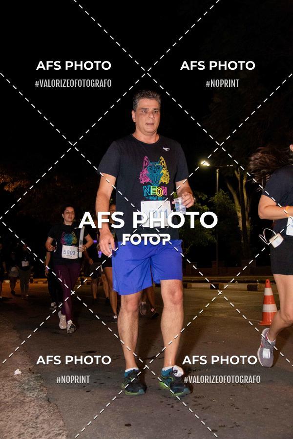 Compra tus fotos del eventoNeon Night Run 2019 - Belo Horizonte En Fotop