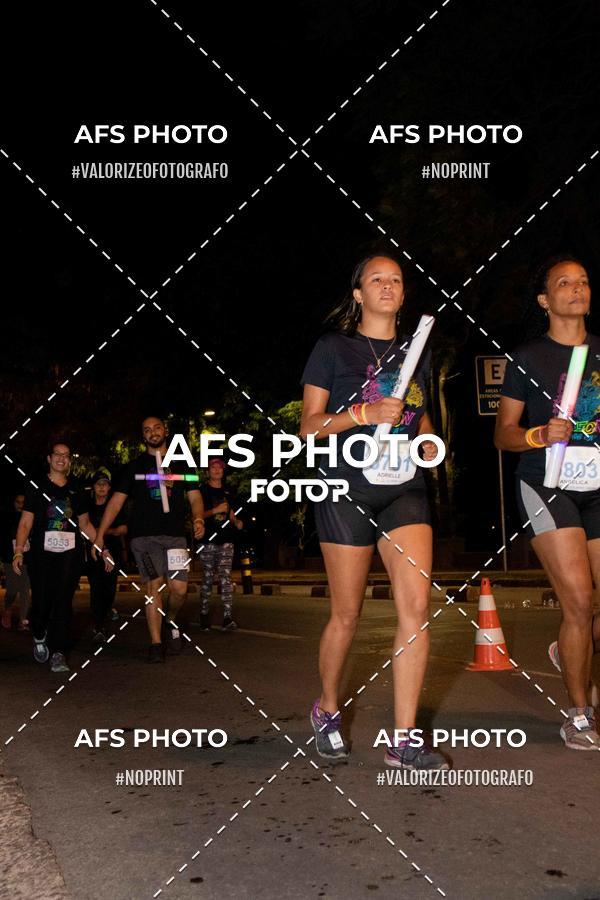 Compra tus fotos del eventoNeon Night Run 2019 - Belo Horizonte En Fotop