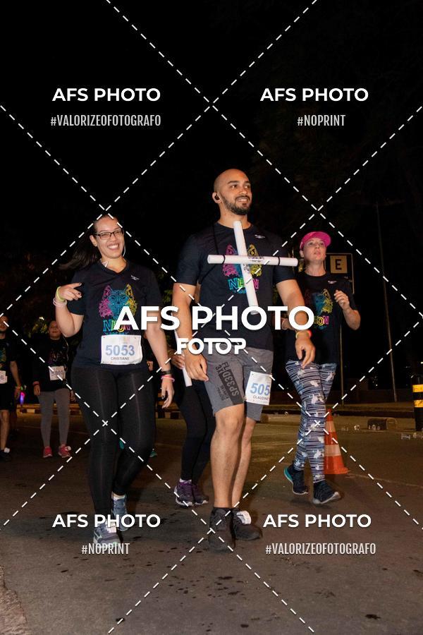 Buy your photos of the eventNeon Night Run 2019 - Belo Horizonte on Fotop