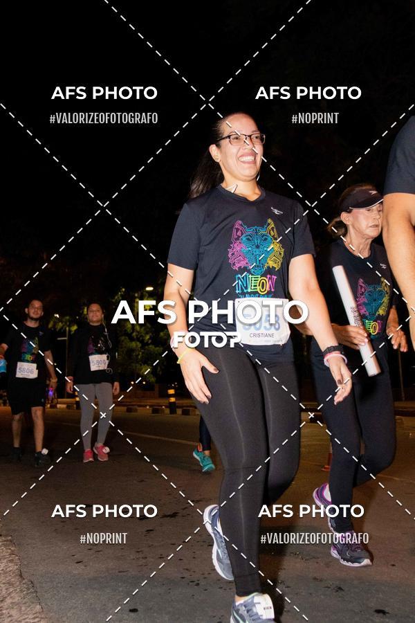 Compra tus fotos del eventoNeon Night Run 2019 - Belo Horizonte En Fotop