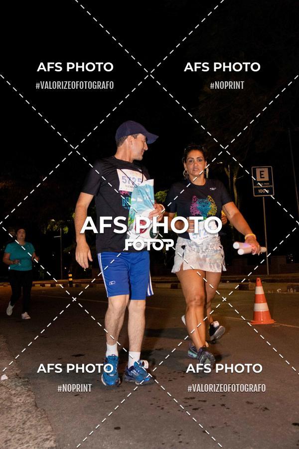 Buy your photos of the eventNeon Night Run 2019 - Belo Horizonte on Fotop