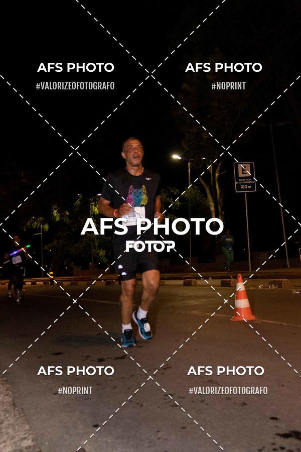 Buy your photos of the eventNeon Night Run 2019 - Belo Horizonte on Fotop