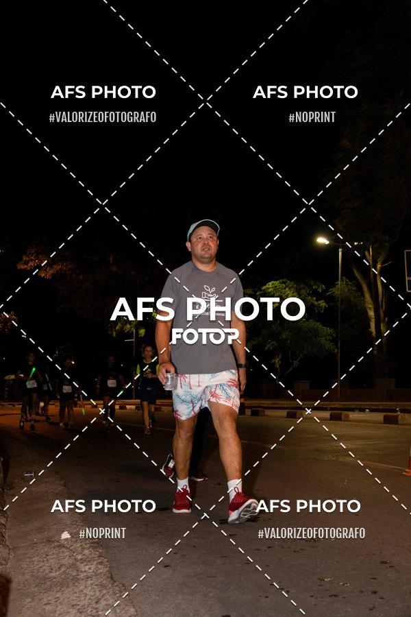 Buy your photos of the eventNeon Night Run 2019 - Belo Horizonte on Fotop