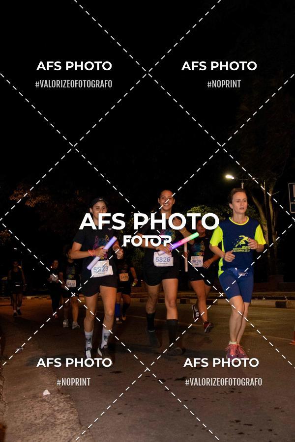 Buy your photos of the eventNeon Night Run 2019 - Belo Horizonte on Fotop