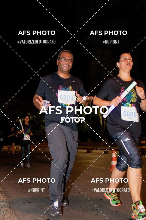 Acquista le foto dell'eventoNeon Night Run 2019 - Belo Horizonte in Fotop