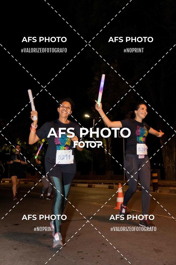 Acquista le foto dell'eventoNeon Night Run 2019 - Belo Horizonte in Fotop