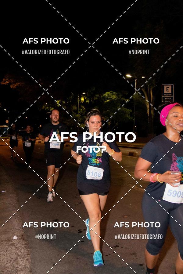 Acquista le foto dell'eventoNeon Night Run 2019 - Belo Horizonte in Fotop