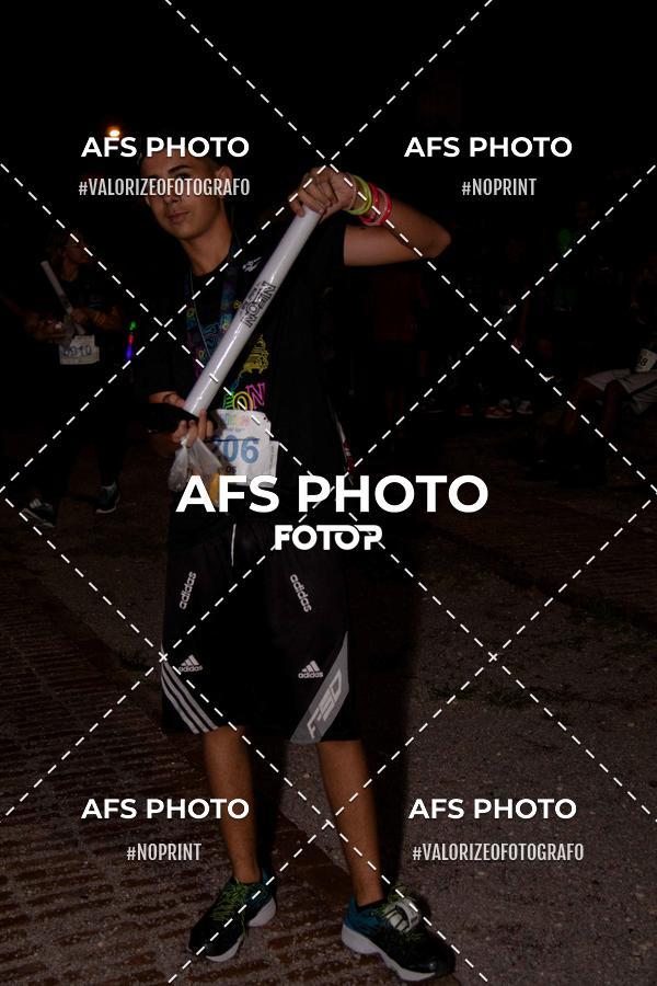 Compra tus fotos del eventoNeon Night Run 2019 - Belo Horizonte En Fotop