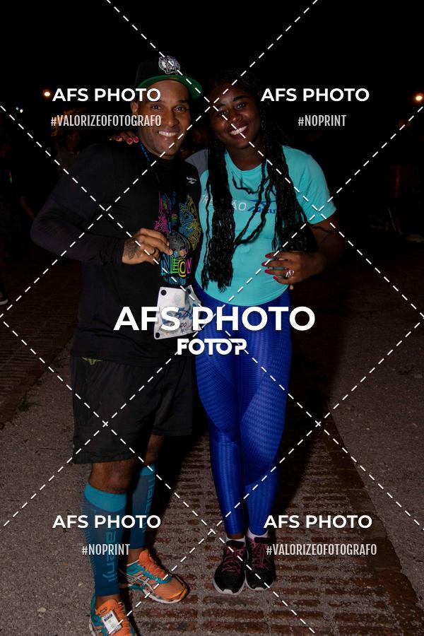Compra tus fotos del eventoNeon Night Run 2019 - Belo Horizonte En Fotop