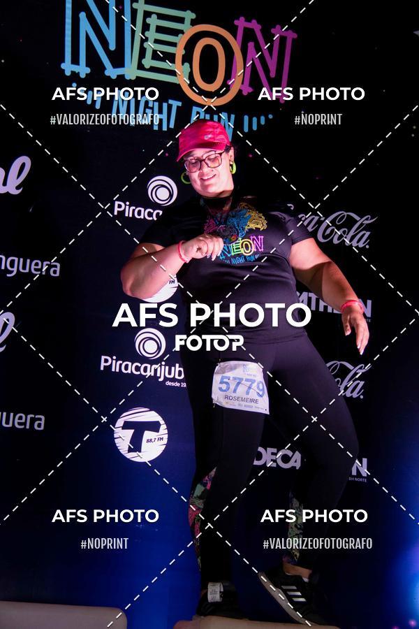 Compre suas fotos do eventoNeon Night Run 2019 - Belo Horizonte no Fotop