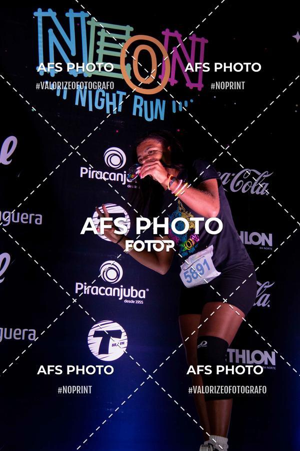 Compre suas fotos do eventoNeon Night Run 2019 - Belo Horizonte no Fotop