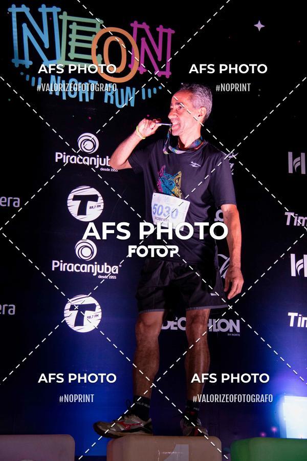 Compre suas fotos do eventoNeon Night Run 2019 - Belo Horizonte no Fotop