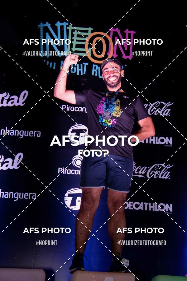 Compra tus fotos del eventoNeon Night Run 2019 - Belo Horizonte En Fotop