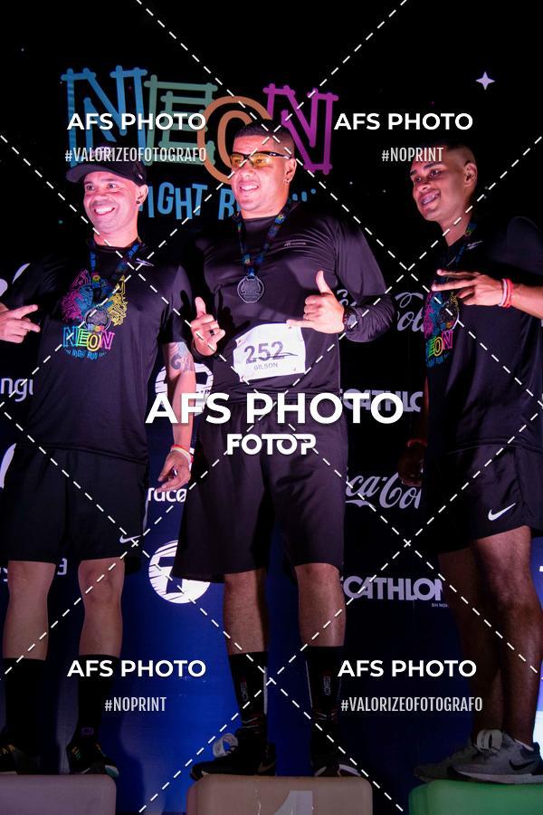 Compra tus fotos del eventoNeon Night Run 2019 - Belo Horizonte En Fotop