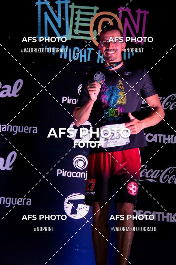 Compra tus fotos del eventoNeon Night Run 2019 - Belo Horizonte En Fotop