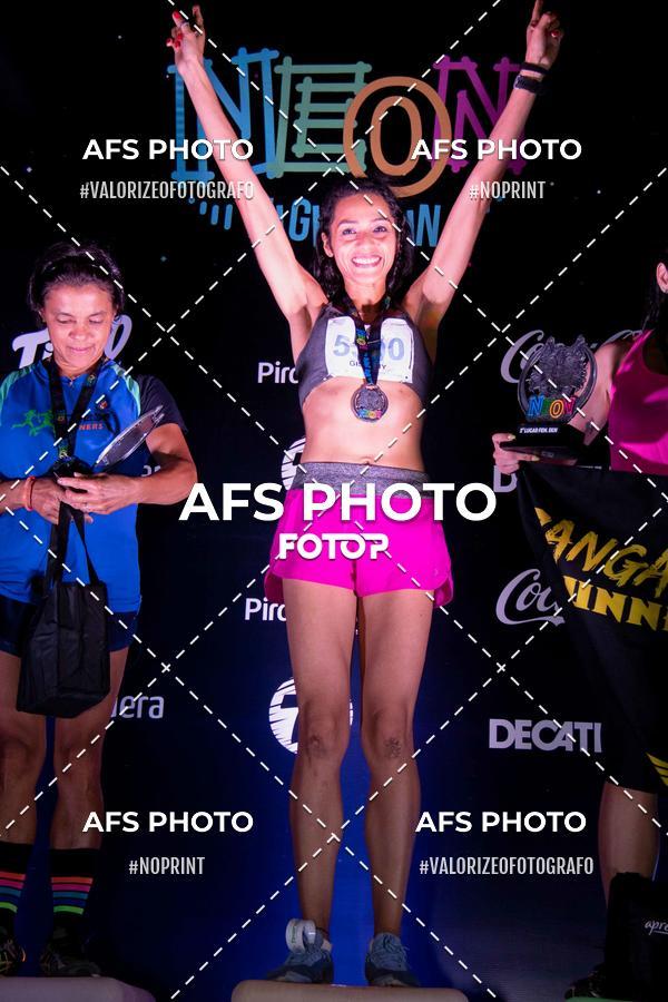Achetez vos photos de l'vnementNeon Night Run 2019 - Belo Horizonte sur Fotop
