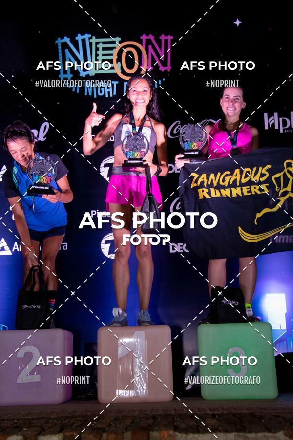 Achetez vos photos de l'vnementNeon Night Run 2019 - Belo Horizonte sur Fotop