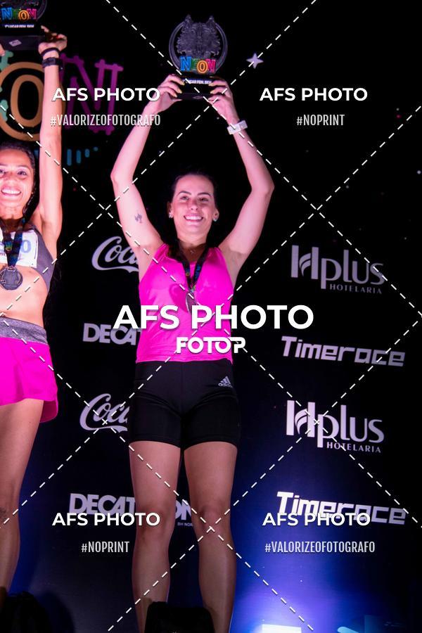 Achetez vos photos de l'vnementNeon Night Run 2019 - Belo Horizonte sur Fotop