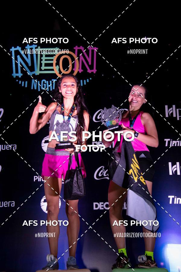 Achetez vos photos de l'vnementNeon Night Run 2019 - Belo Horizonte sur Fotop