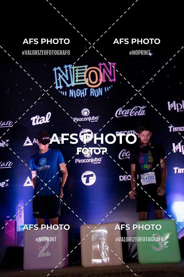 Achetez vos photos de l'vnementNeon Night Run 2019 - Belo Horizonte sur Fotop