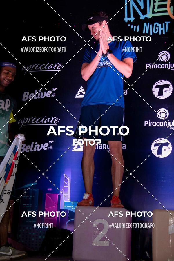 Achetez vos photos de l'vnementNeon Night Run 2019 - Belo Horizonte sur Fotop