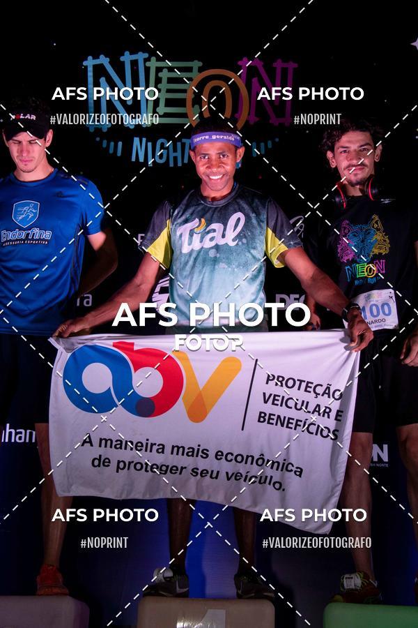 Achetez vos photos de l'vnementNeon Night Run 2019 - Belo Horizonte sur Fotop