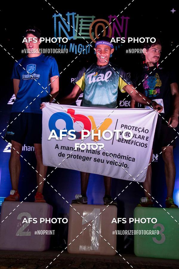 Achetez vos photos de l'vnementNeon Night Run 2019 - Belo Horizonte sur Fotop